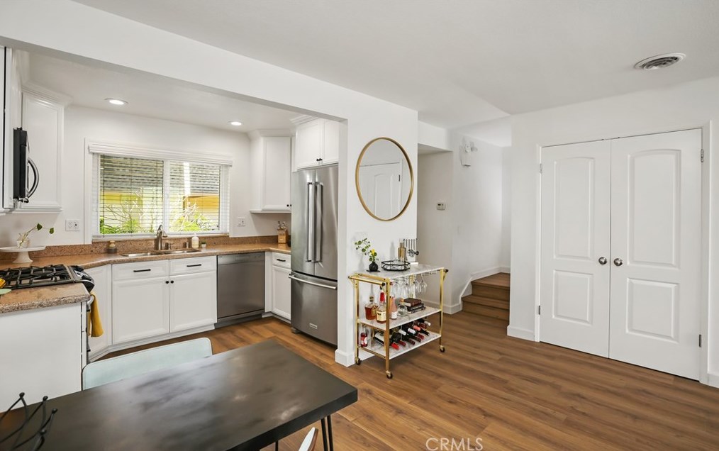 20379 Fee Ln, Huntington Beach CA  92646-5221 exterior