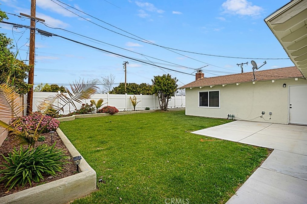 8521 Jennrich Ave, Westminster CA  92683-4614 exterior