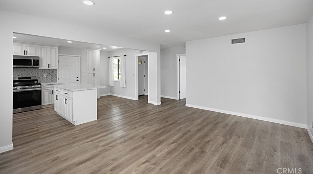 8521 Jennrich Ave, Westminster CA  92683-4614 exterior