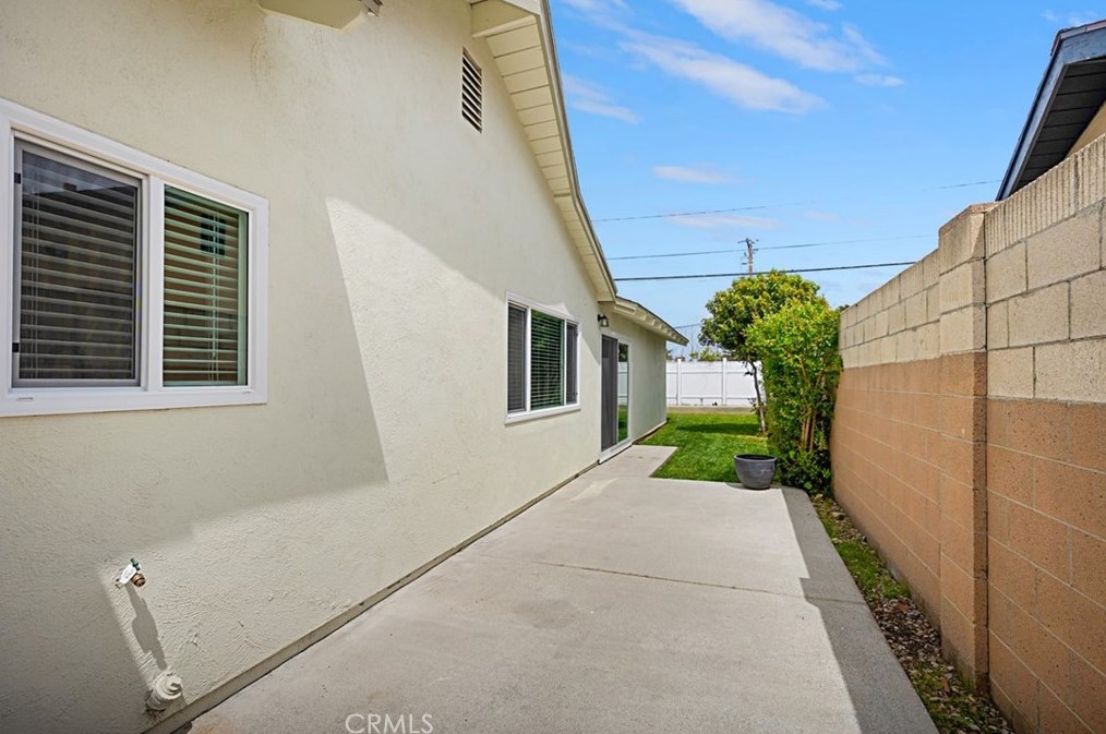 8521 Jennrich Ave, Westminster CA  92683-4614 exterior