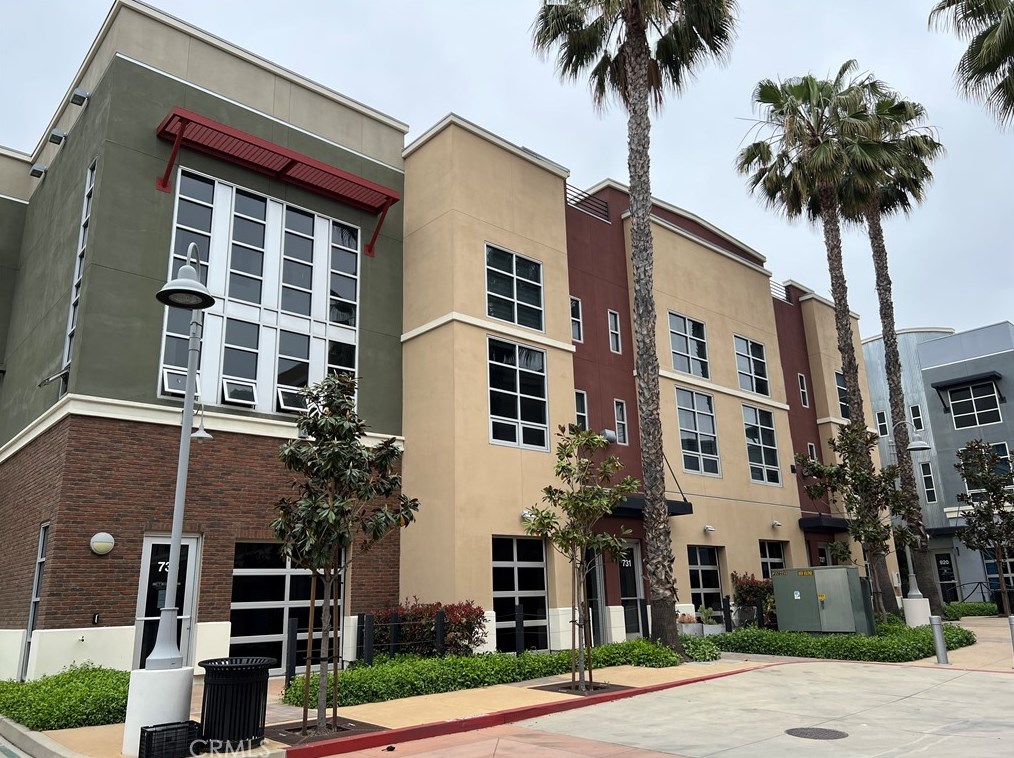 733 N Poinsettia St, Santa Ana, CA 92701