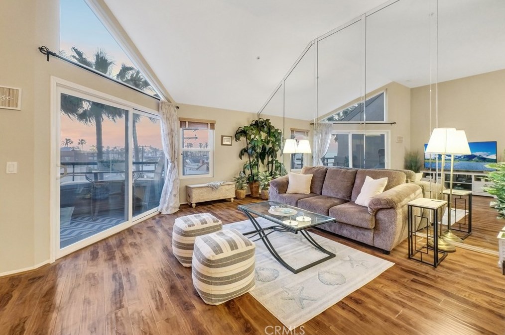 1200 Pacific Coast Hwy #423, Huntington Beach, CA 92648