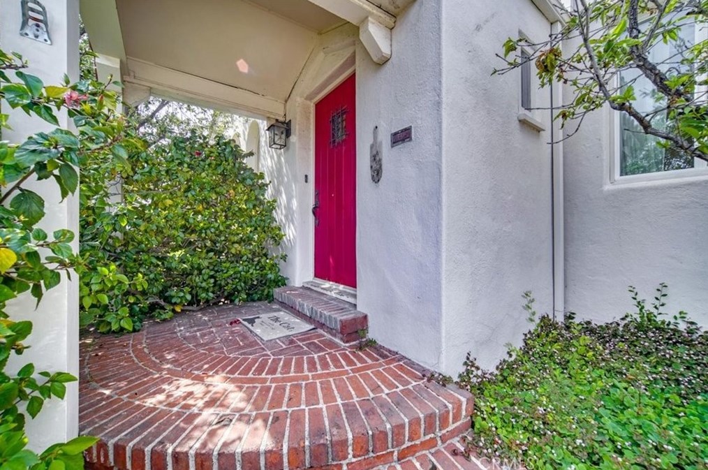 1801 La Paz Rd, Altadena, CA 91001