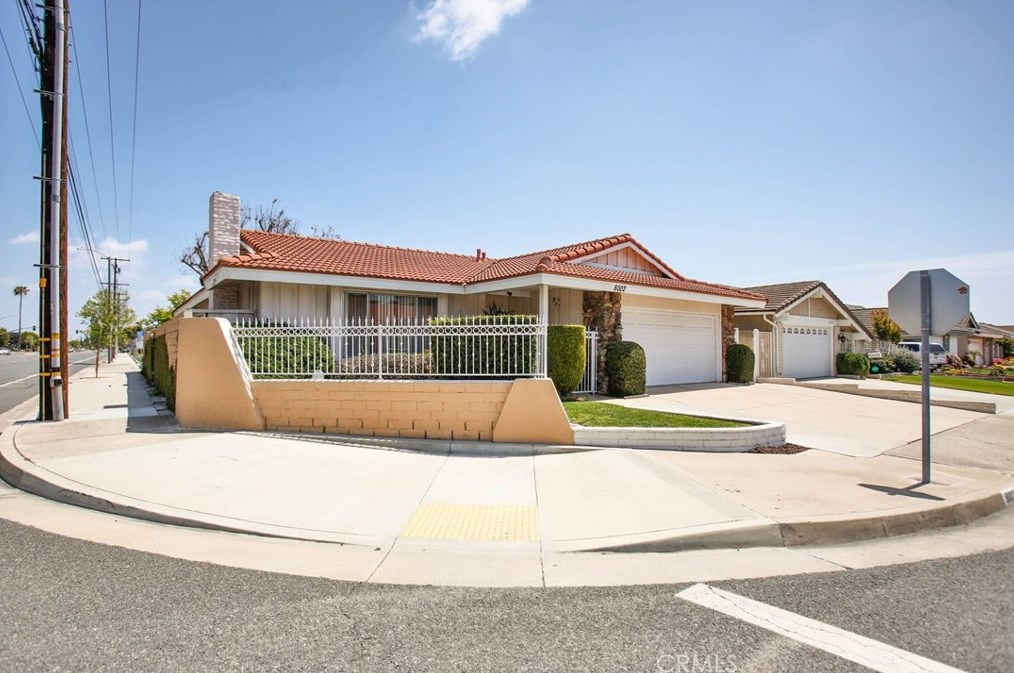 8002 De Vries Ln, Buena Park, CA 90623