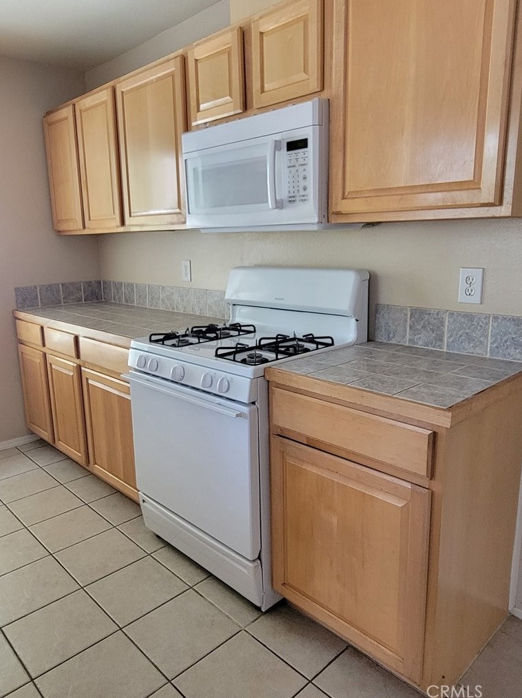 1460 Cabrillo Park Dr, Santa Ana, CA 92701-2824