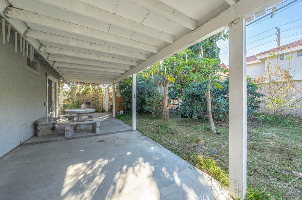 15401 Purdy St, Westminster CA  92683-6376 exterior