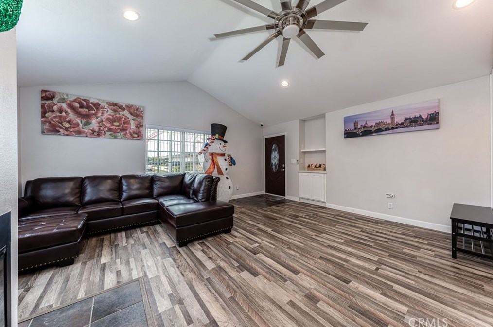 15401 Purdy St, Westminster CA  92683-6376 exterior