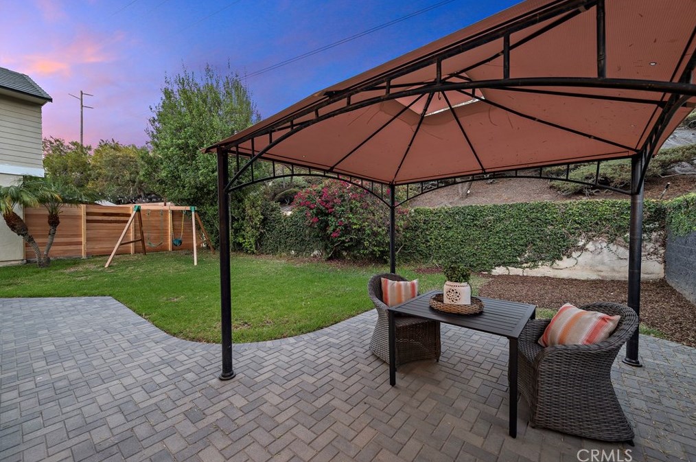 66 Oakcliff Dr, Laguna Beach CA  92677-5650 exterior