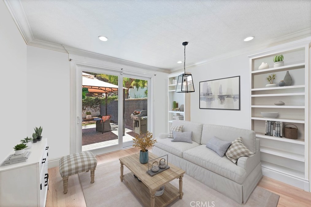 66 Oakcliff Dr, Laguna Beach CA  92677-5650 exterior