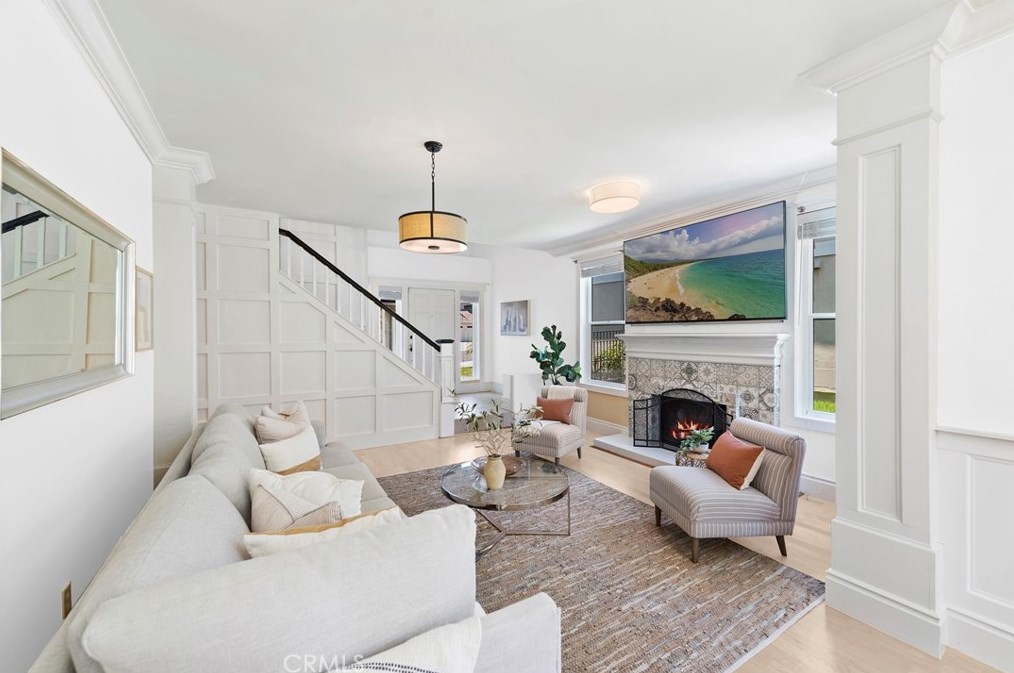 66 Oakcliff Dr, Laguna Beach CA  92677-5650 exterior