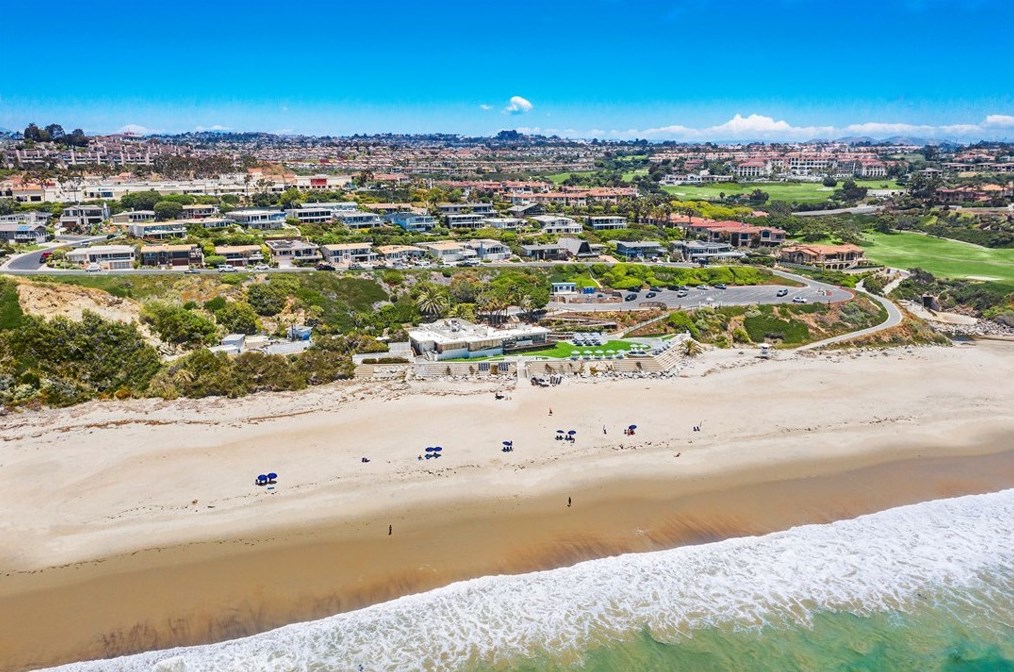 66 Oakcliff Dr, Laguna Beach CA  92677-5650 exterior