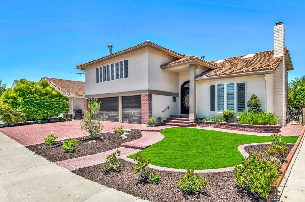 9781 Cathay Cir, Huntington Beach, CA 92646
