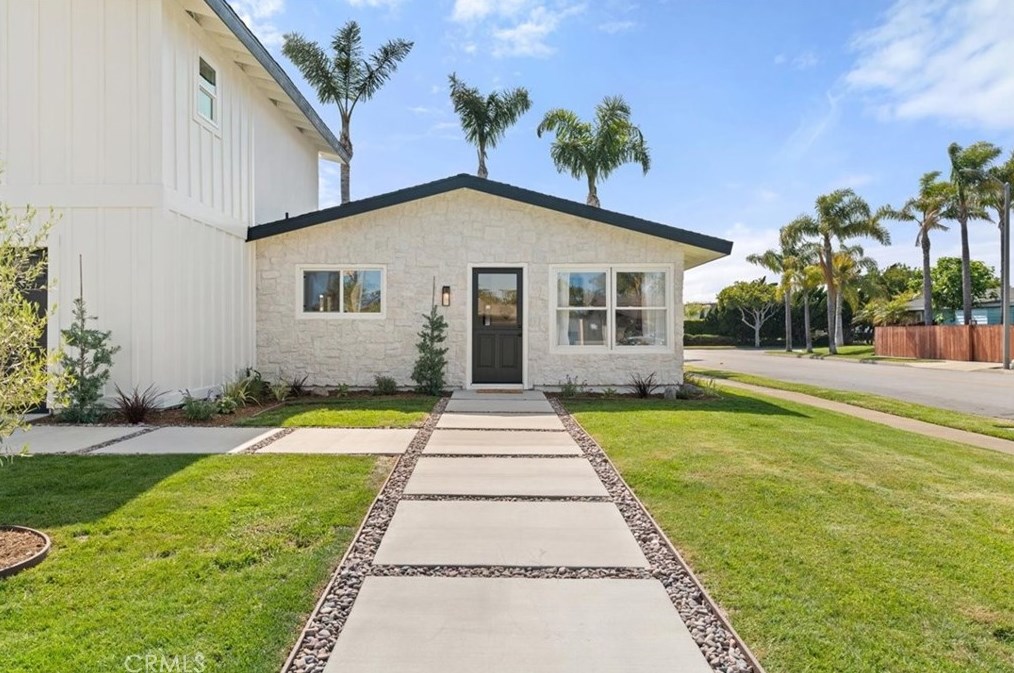 20271 Johnson Ln, Huntington Beach, CA 92646