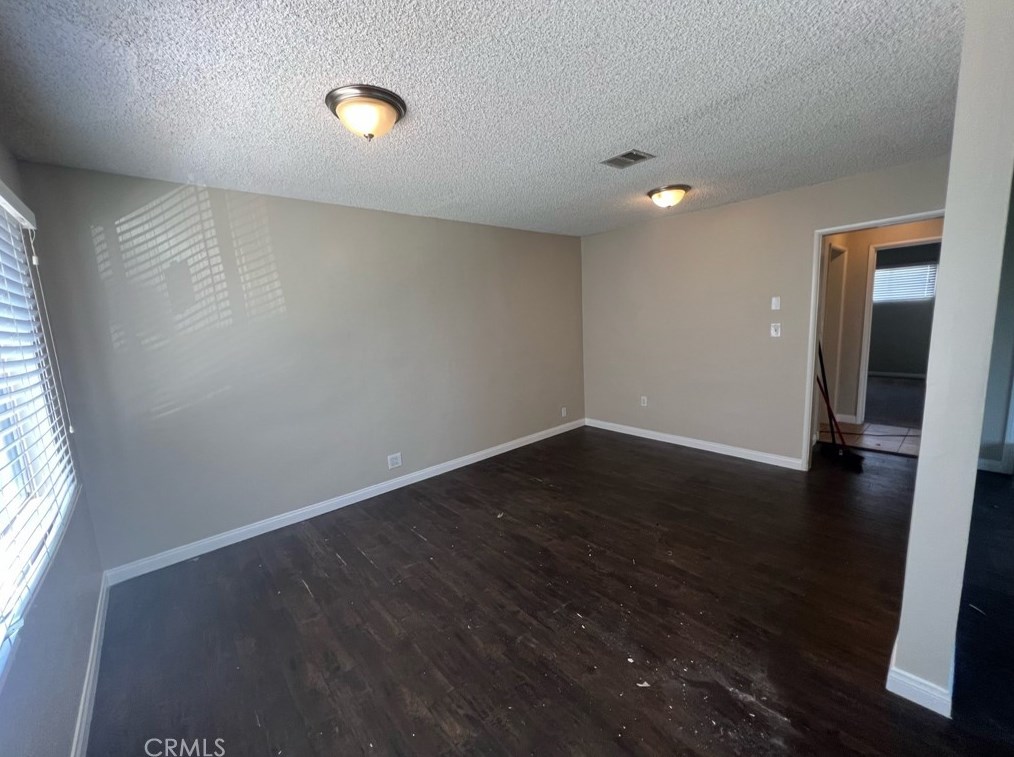 12219 Slater Ave, Los Angeles, CA 90059-2939