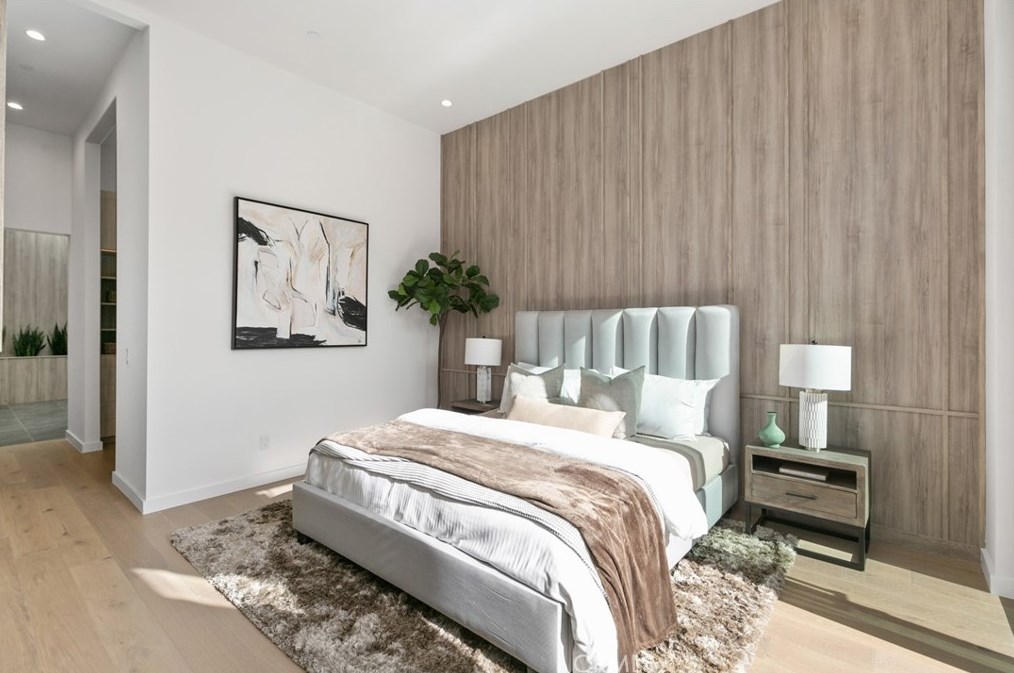 215 Lincoln Ave, Huntington Beach CA  92648-3505 exterior