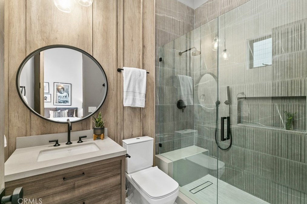 215 Lincoln Ave, Huntington Beach CA  92648-3505 exterior