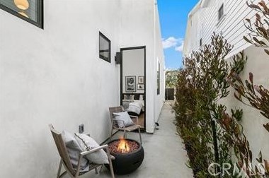 215 Lincoln Ave, Huntington Beach CA  92648-3505 exterior