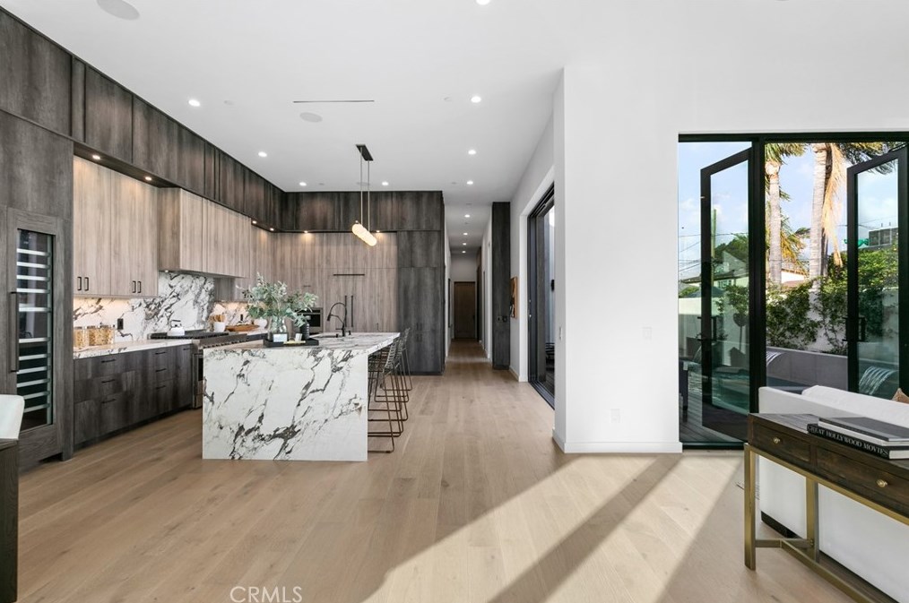 215 Lincoln Ave, Huntington Beach CA  92648-3505 exterior