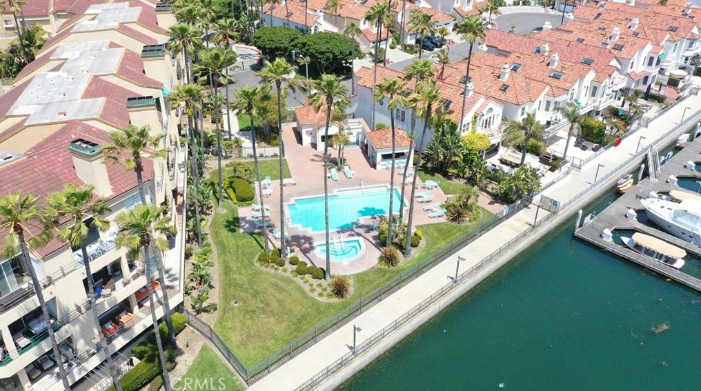 16291 Countess Dr, Huntington Beach CA  92649-1929 exterior