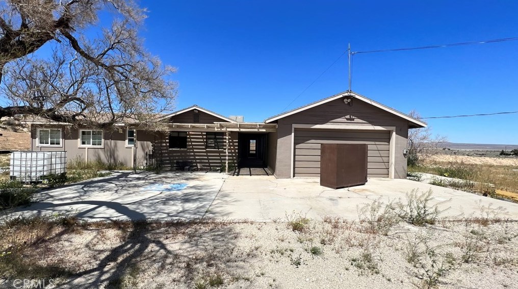 20026 Grey Mountain Rd, El Mirage, CA 92301