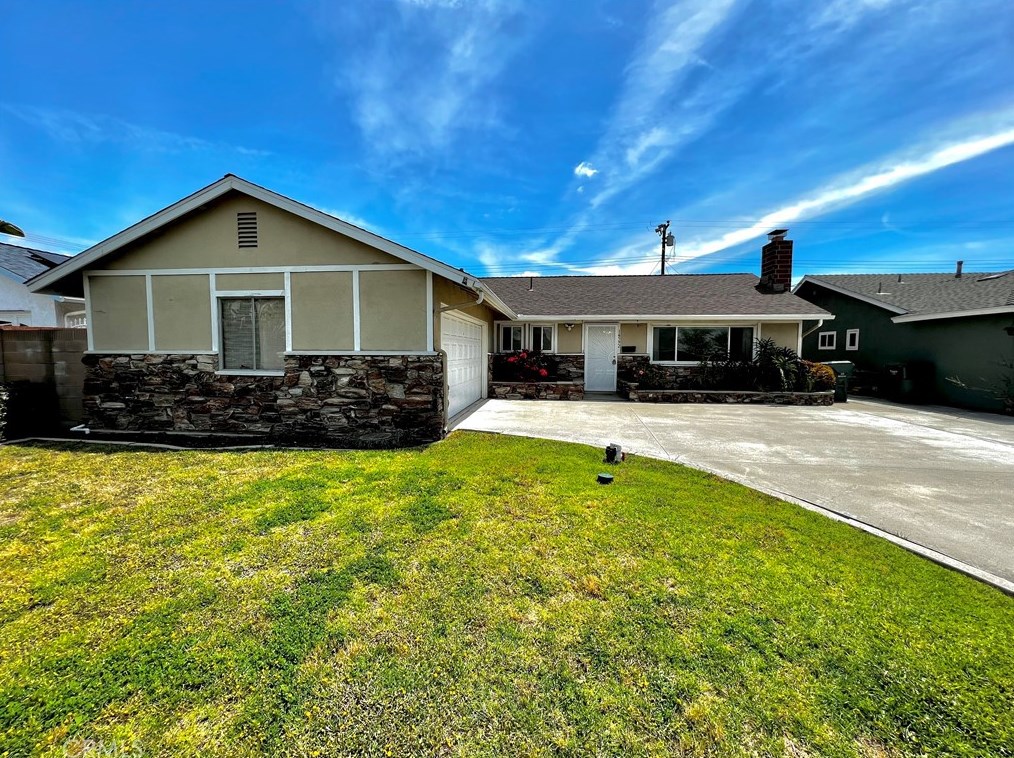 14592 Belmar Cir, Huntington Beach, CA 92647-2333