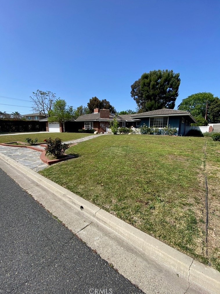 1271 Brittany Cross Rd, Santa Ana, CA 92705