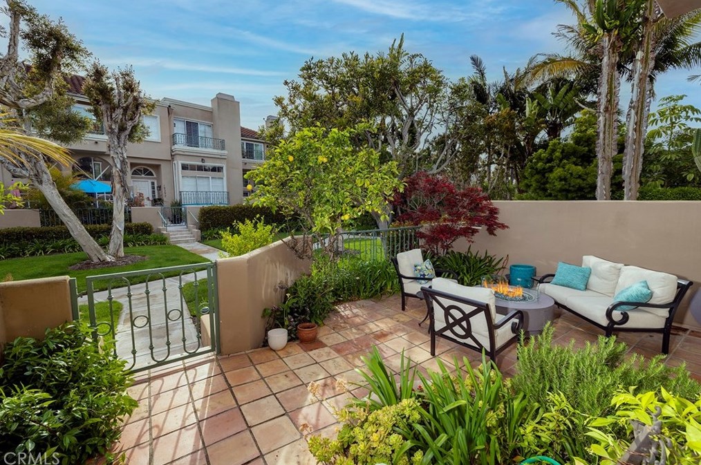 19285 Torreypines Cir, Huntington Beach, CA 92648