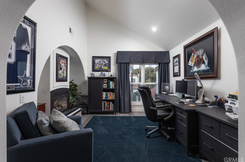 3182 Portofino Cir, Huntington Beach CA  92649-1927 exterior
