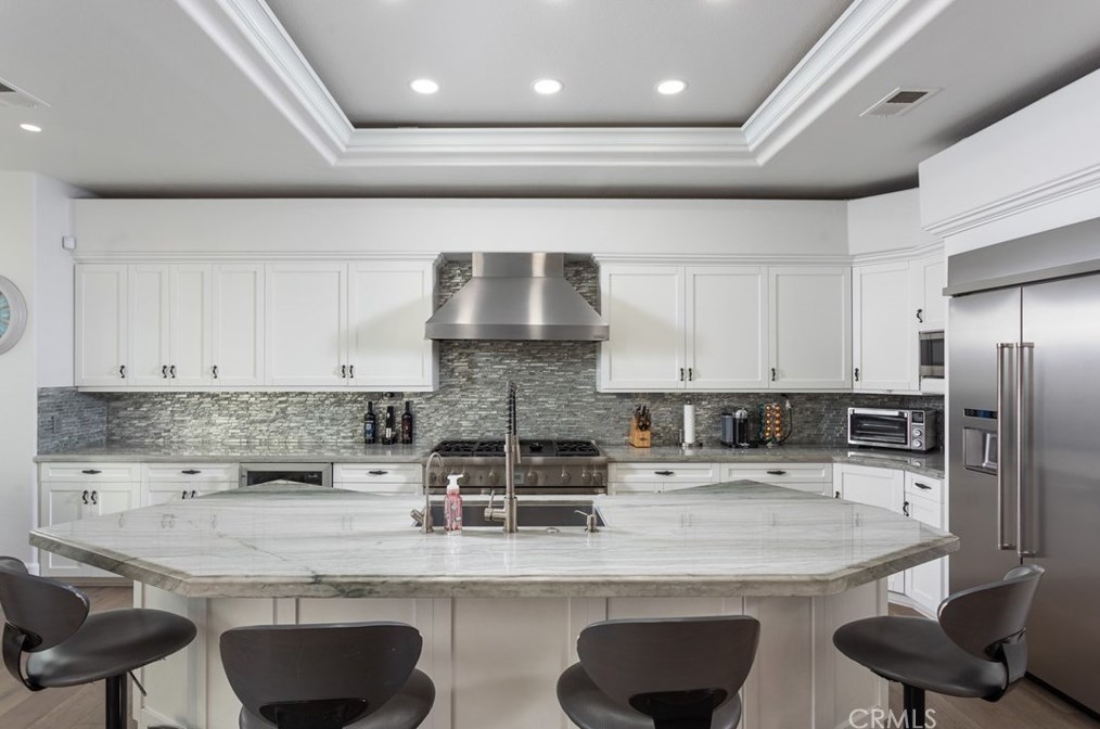 3182 Portofino Cir, Huntington Beach CA  92649-1927 exterior