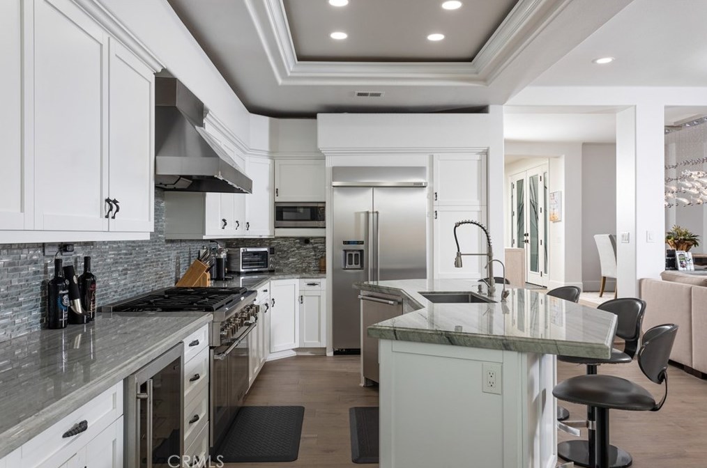 3182 Portofino Cir, Huntington Beach CA  92649-1927 exterior
