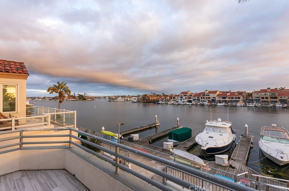 3182 Portofino Cir, Huntington Beach CA  92649-1927 exterior