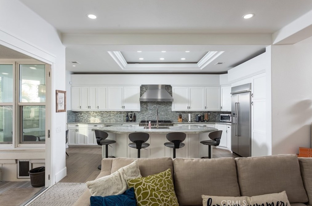 3182 Portofino Cir, Huntington Beach CA  92649-1927 exterior