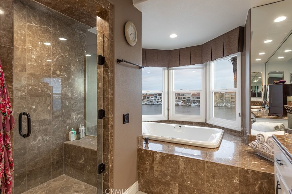 3182 Portofino Cir, Huntington Beach CA  92649-1927 exterior