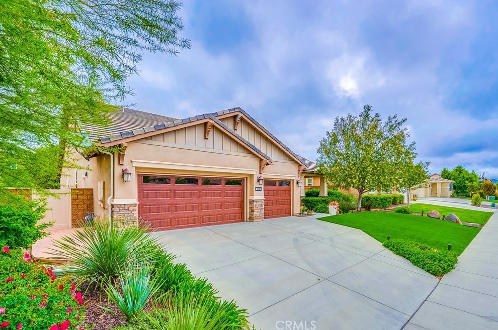 31382 Cookie Rd, Winchester, CA 92596