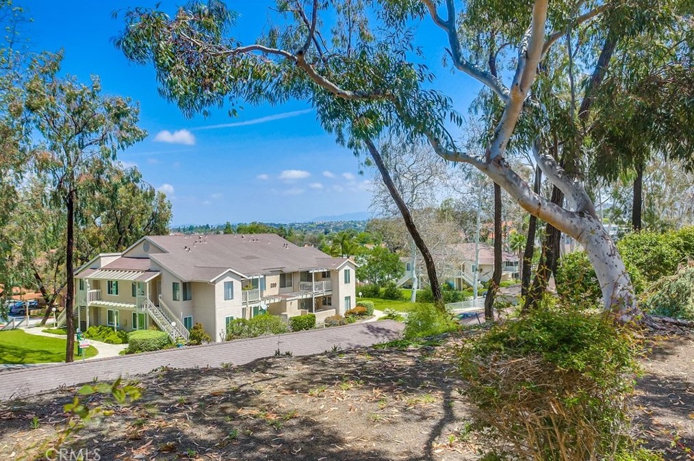 669 Diamond Way 133, Vista, CA 92083