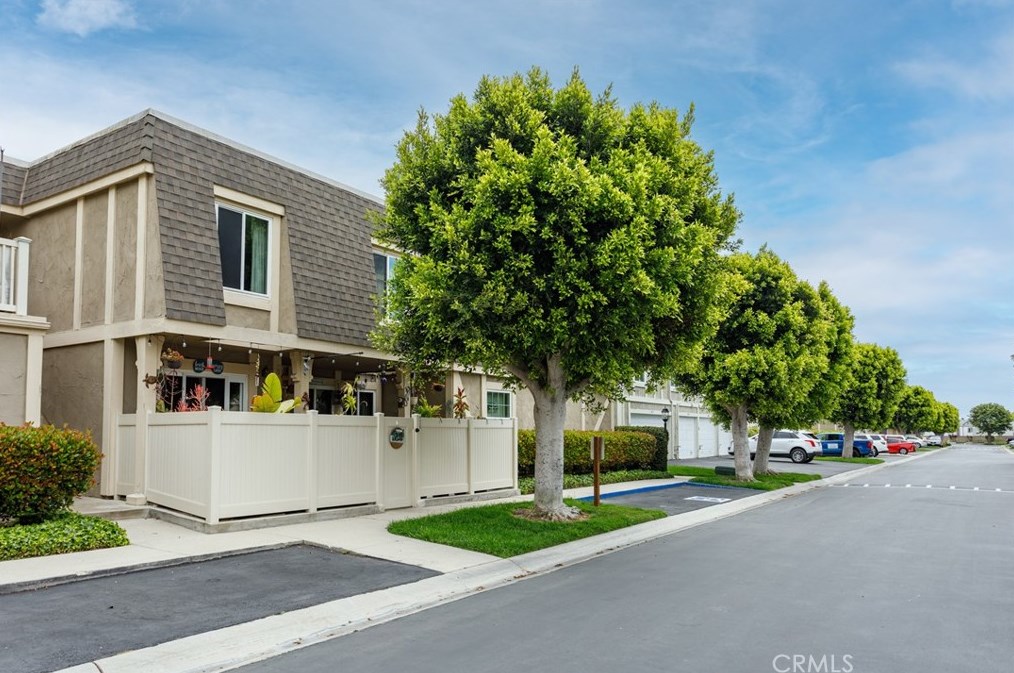 4438 Alderport Dr, Huntington Beach, CA 92649-2286