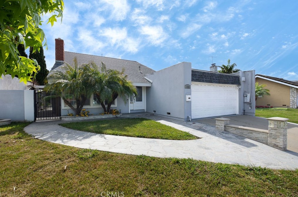 1332 S Pembrooke Ln, Anaheim, CA 92804