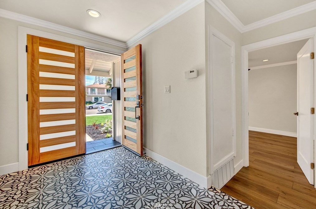 9031 Hyde Park Dr, Huntington Beach, CA 92646