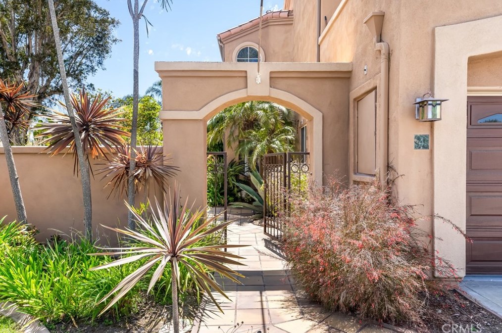 4 Genoa, Laguna Beach, CA 92677-8933