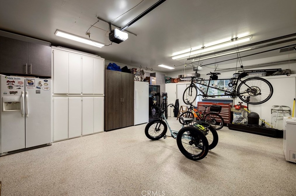 19372 Woodlands Dr, Huntington Beach CA  92648-5541 exterior