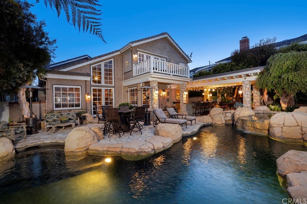 19372 Woodlands Dr, Huntington Beach CA  92648-5541 exterior