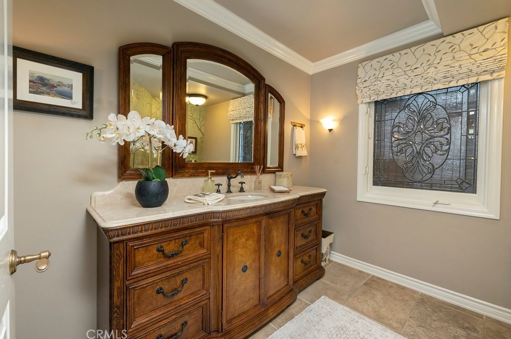 19372 Woodlands Dr, Huntington Beach CA  92648-5541 exterior
