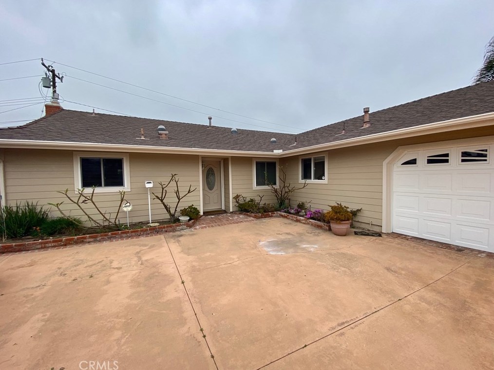 6141 Galipean Dr, Huntington Beach, CA 92647-6418