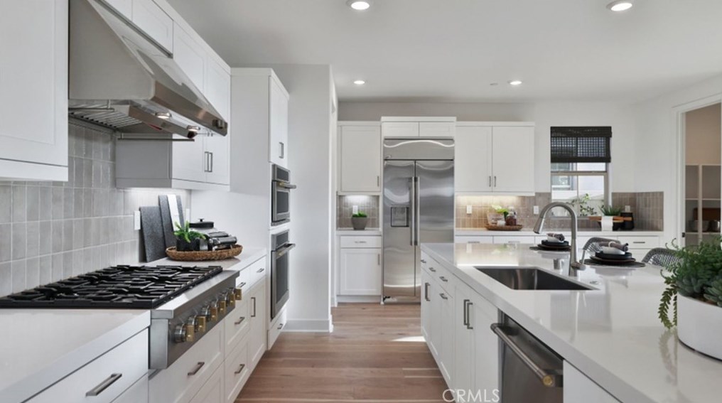 21151 Strathmoor Ln, Huntington Beach, CA 92646-7336
