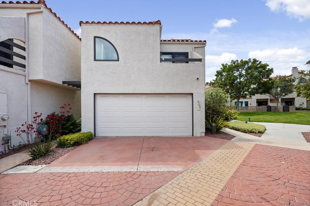 4200 Delphi Cir, Huntington Beach, CA 92649-2172
