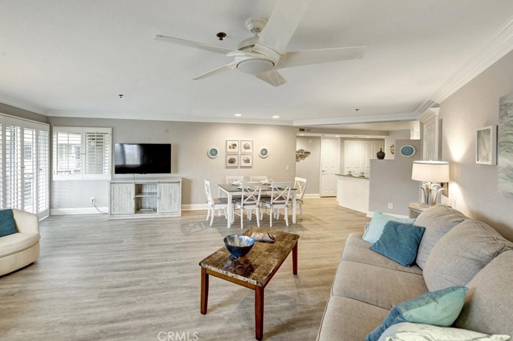 410 Lake St #202, Huntington Beach, CA 92648