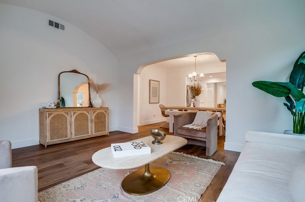 1939 78th Pl, Los Angeles CA  90047-2629 exterior