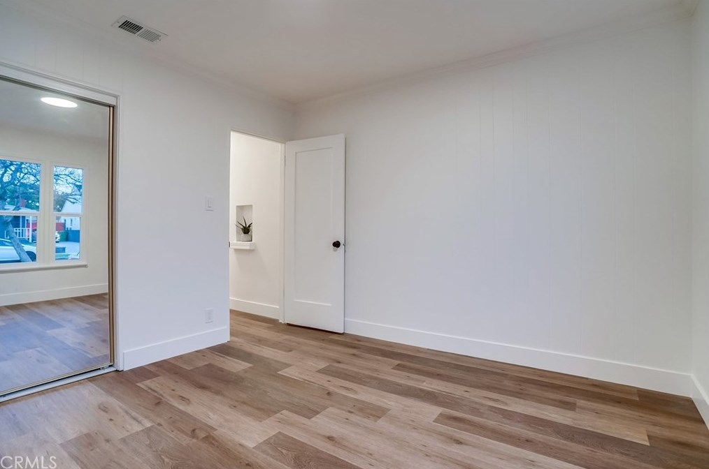1939 78th Pl, Los Angeles CA  90047-2629 exterior