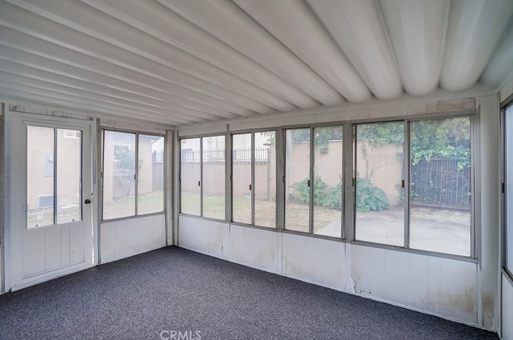 1939 78th Pl, Los Angeles CA  90047-2629 exterior