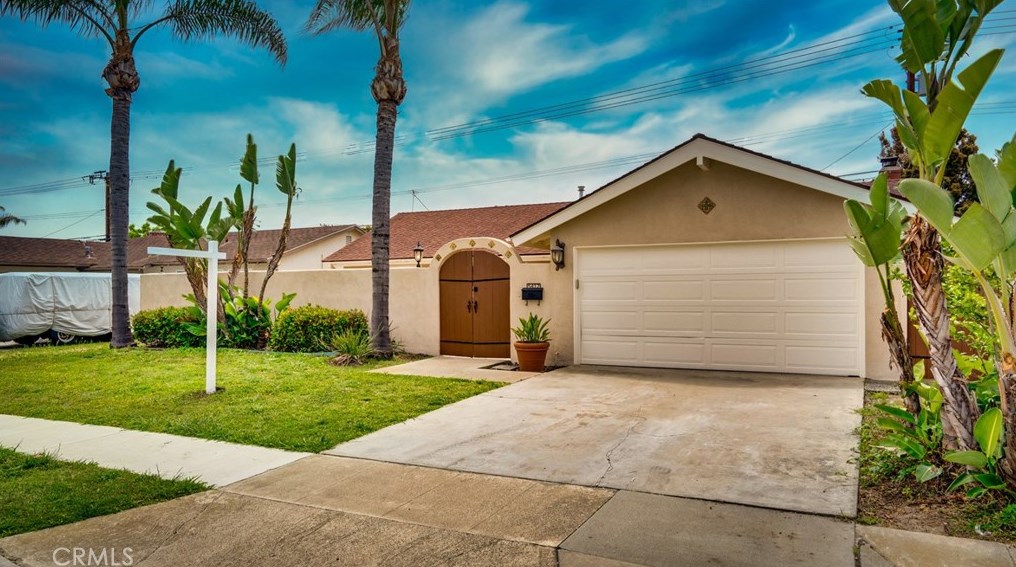 5412 Caliente Dr, Huntington Beach, CA 92649-2619